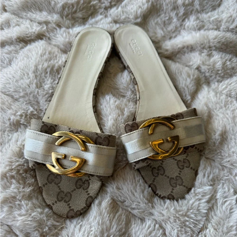 Gucci Beige GG Canvas Slide Sandals with Gold Hardware - Picture 2 of 4
